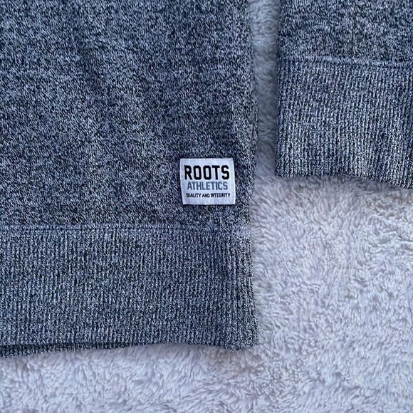 Grey Roots Athletics Quarter-zip - Picture 3 of 5